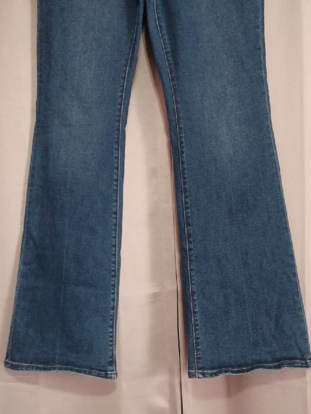 Ann Taylor Slim Bootcut Cotton Rayon Blend High Rise 5 Pocket Jeans Stretch Sz 8